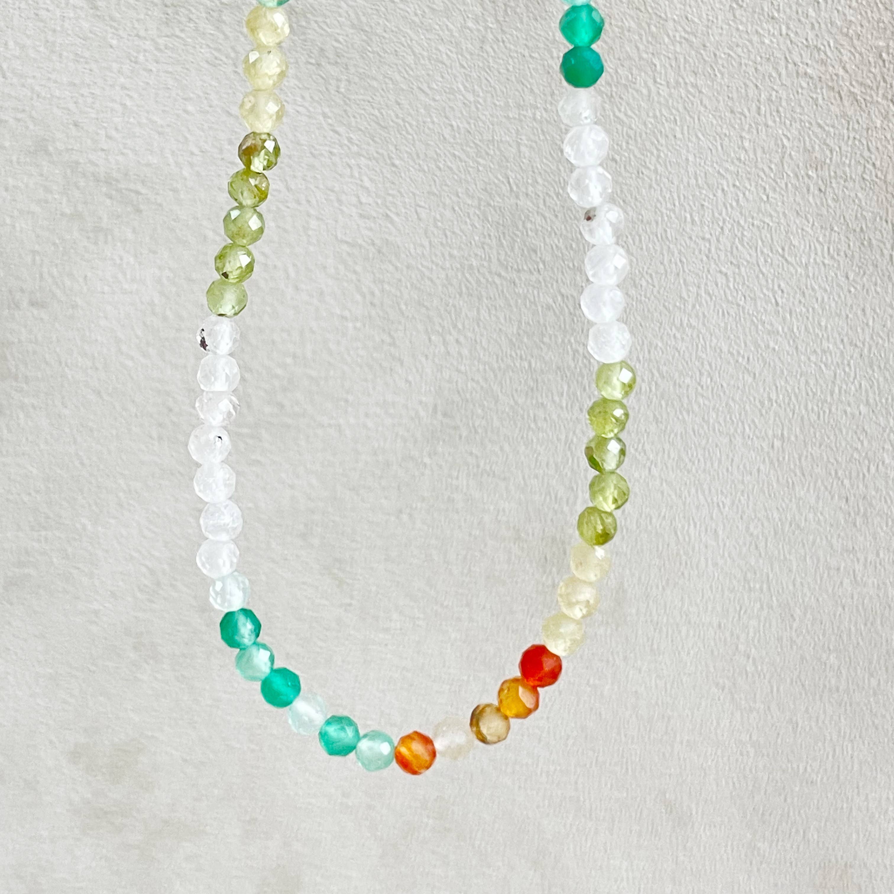 Ewelina Pas Jewelry - Wholesale Kralen/parelketting - Etus// Meadow halsketting met edelstenen en kralen1