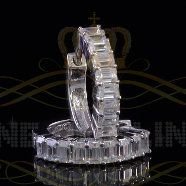 King of Bling's 1,66ct Moissanite Baugutte Vita 925 Sterling Silver Damörhängen för wholesale av KING OF BLINGS