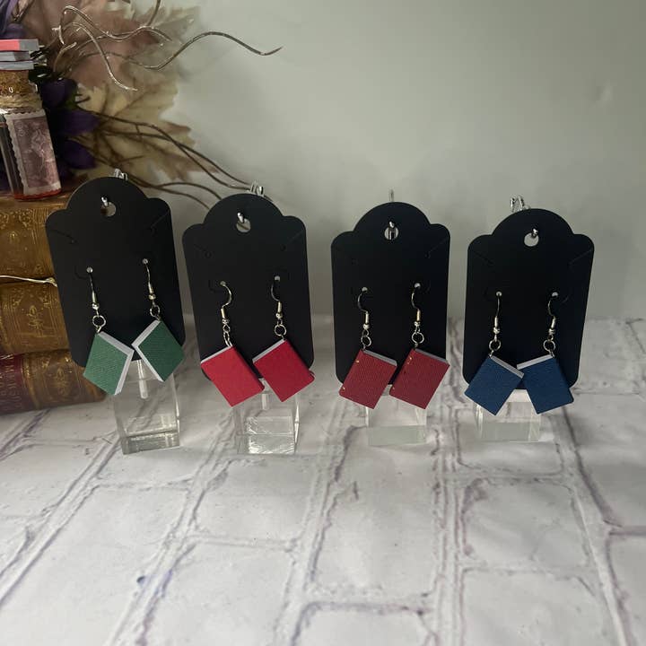 Boucles d'oreilles Solid Color Book pour la vente par Readers Leisure