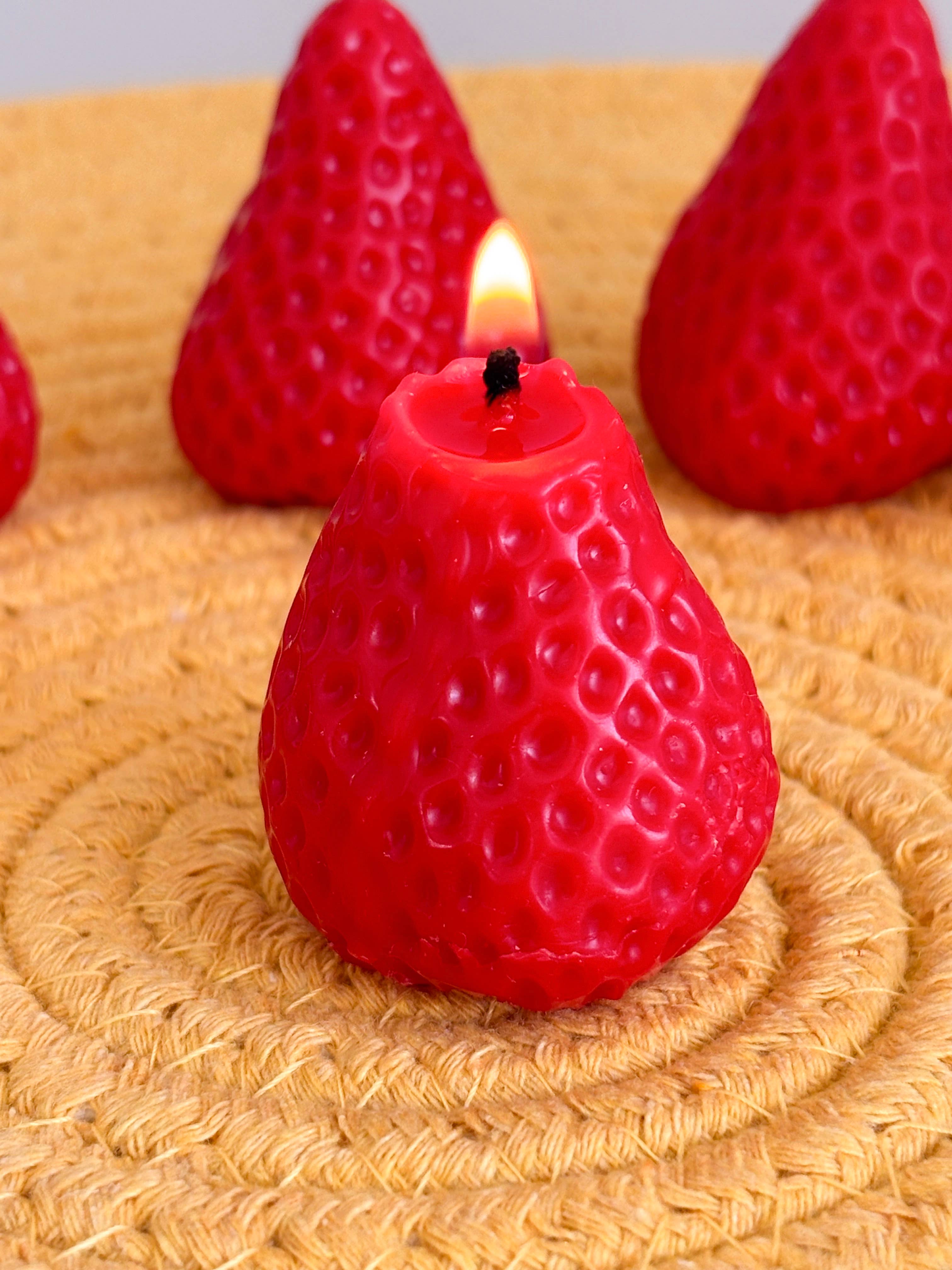 Beelight Candles - Wholesale Novelty Candle - Strawberry Candle  – Handmade Beeswax Candles3