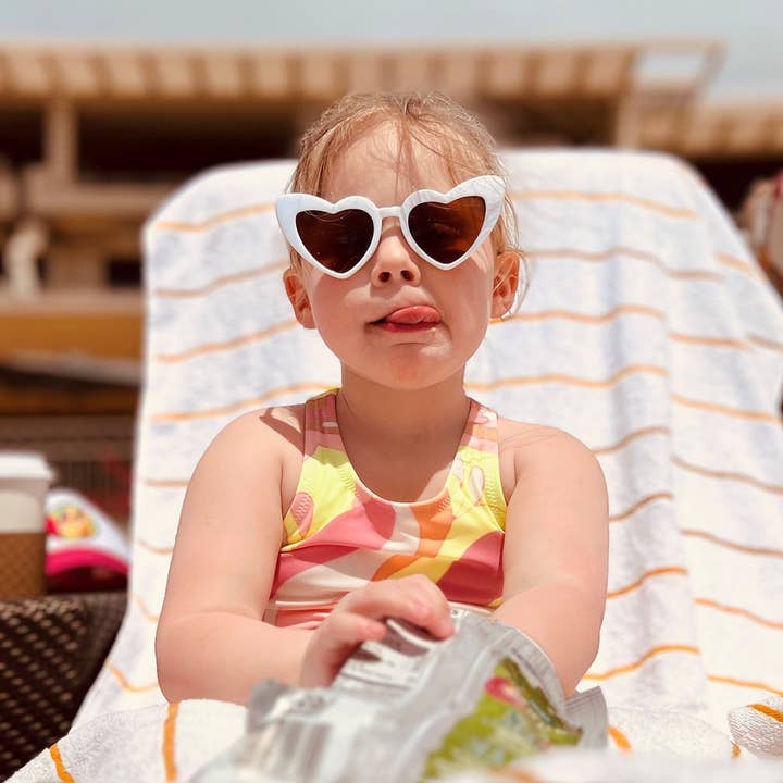 Funky Junque - Wholesale Sunglasses – kids - Mommy & Me Heart Shaped Sunglasses Bundle - White1