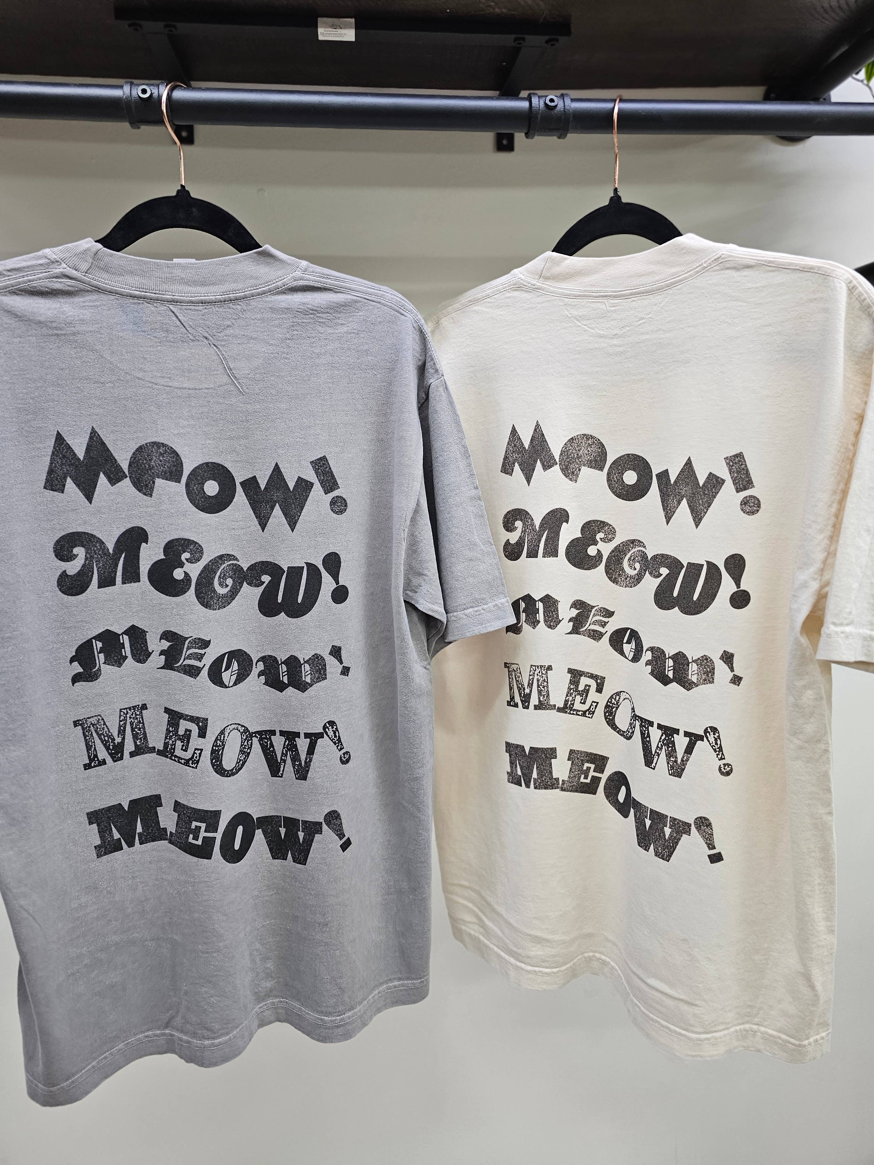 JADE BY JANE - Vente T-shirt sérigraphié – femme - T-SHIRT GRAPHIQUE DEUX CHATS QUI MIAULENT24