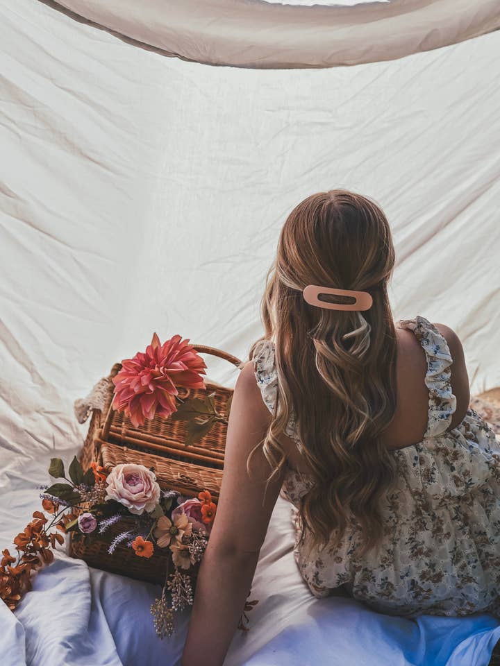 Clip piatta rosa rosa per la vendita all'ingrosso da parte di Share Studio