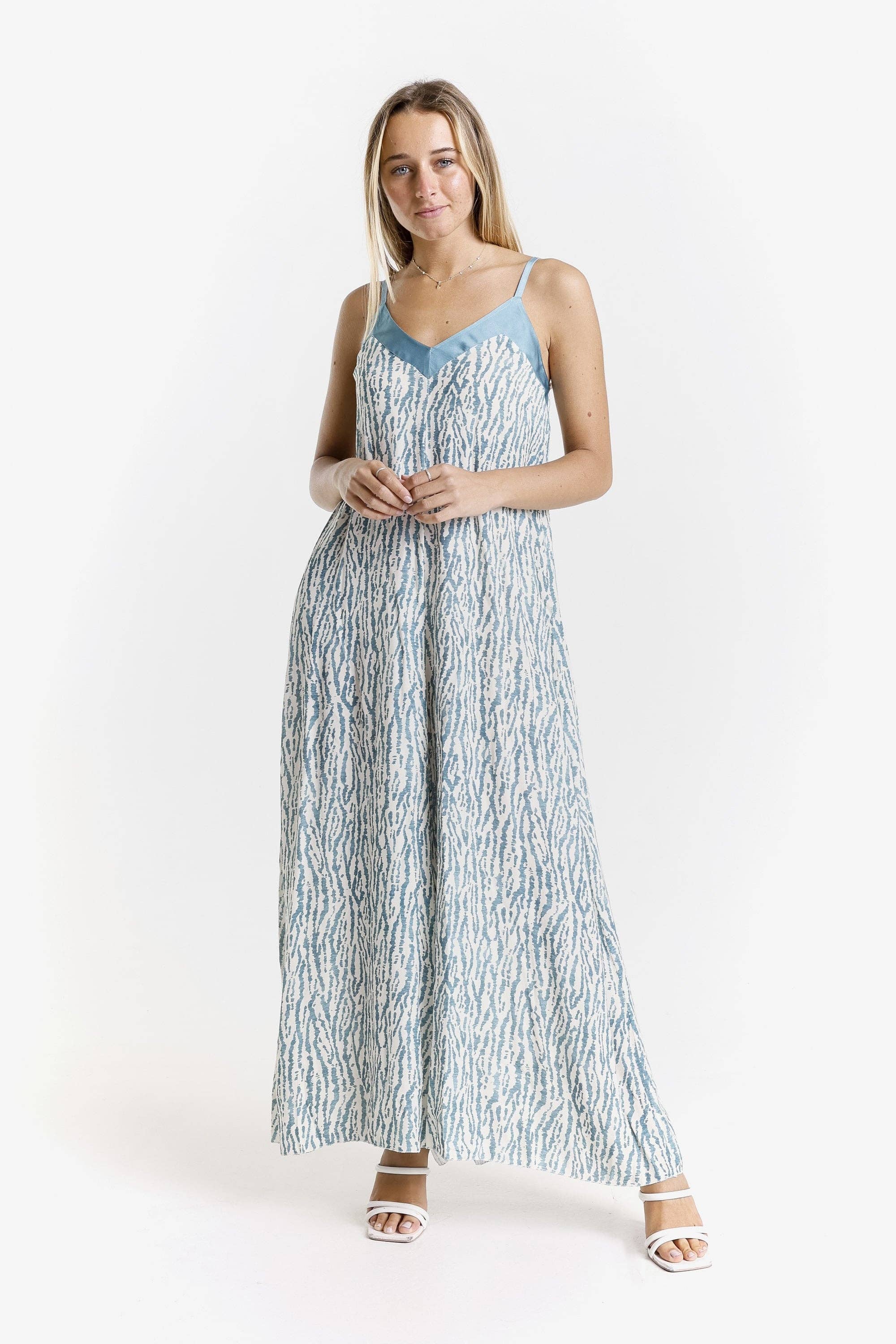 TINA Stephens Italy/Tees By Tina – Macacão - Mulher por atacado – Macacão Selena Rain com Estampa e Acabamento em Cetim (DT226R)5