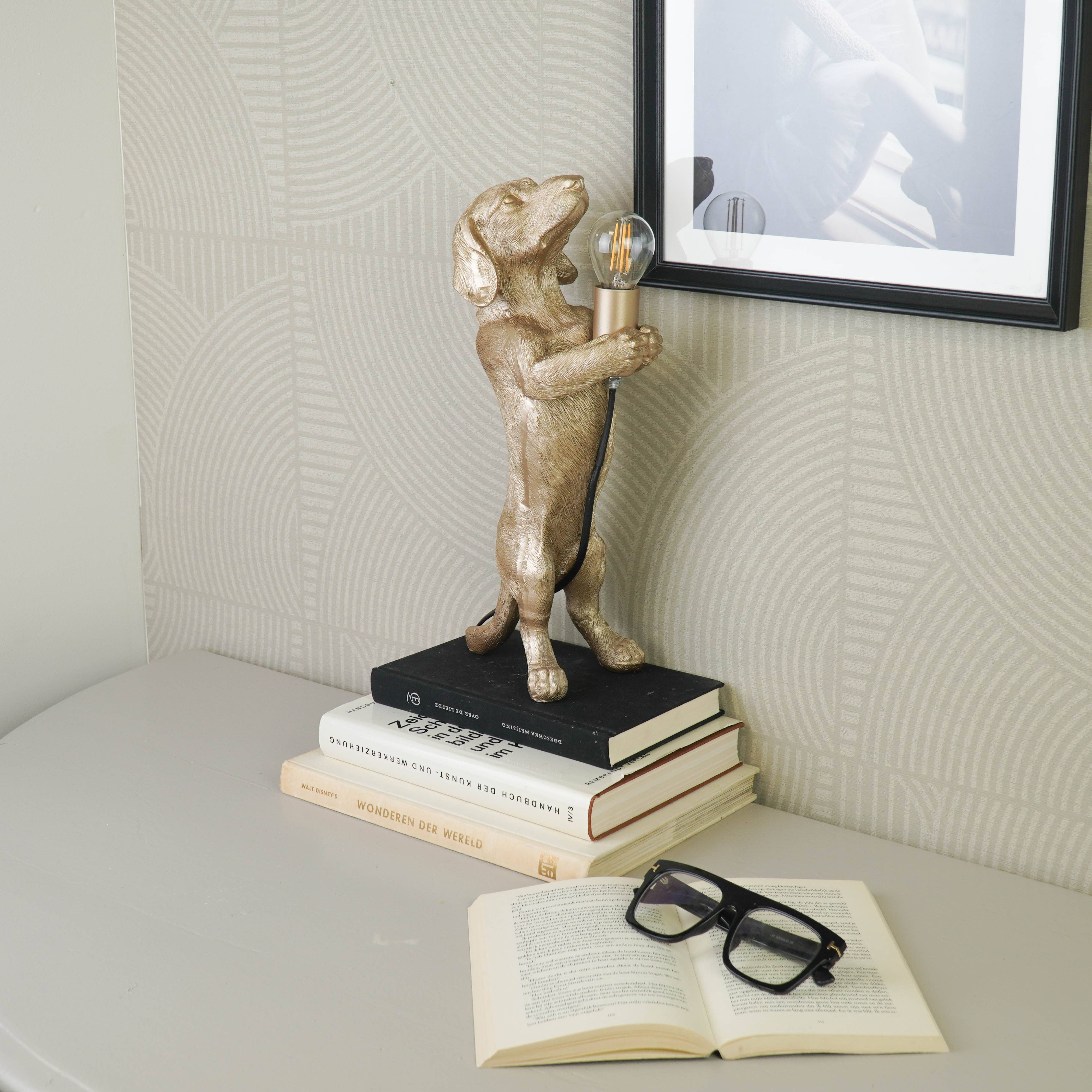 Housevitamin bv - Wholesale Figurine Lamp - Table Lamp - Dachshund Lamp - Polyresin - Gold - E14 - 10x15x38cm1