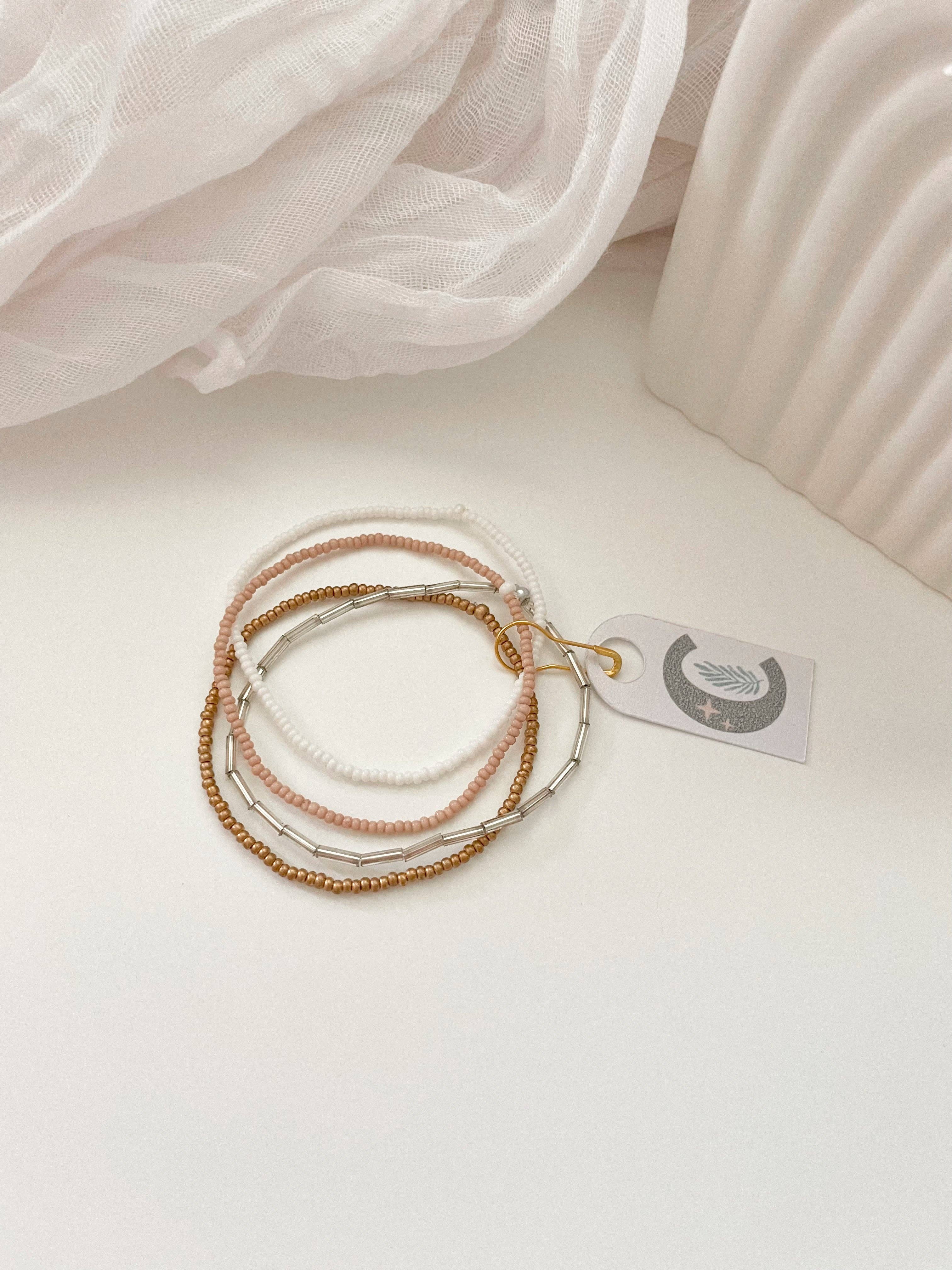 Caitlyn Clare Flair - Vente Parures de bijoux - Ensemble de bracelets extensibles simples et délicats en perles de rocaille6