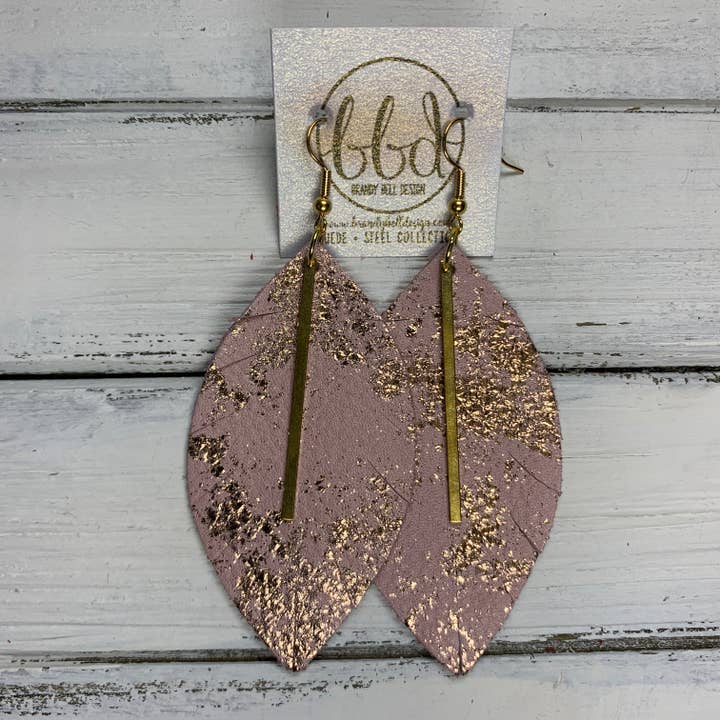 „HÆVE BAREN“ - ROSA GULD NORDLYS LÆDER ØRERINGE for engroshandel hos Brandy Bell Design