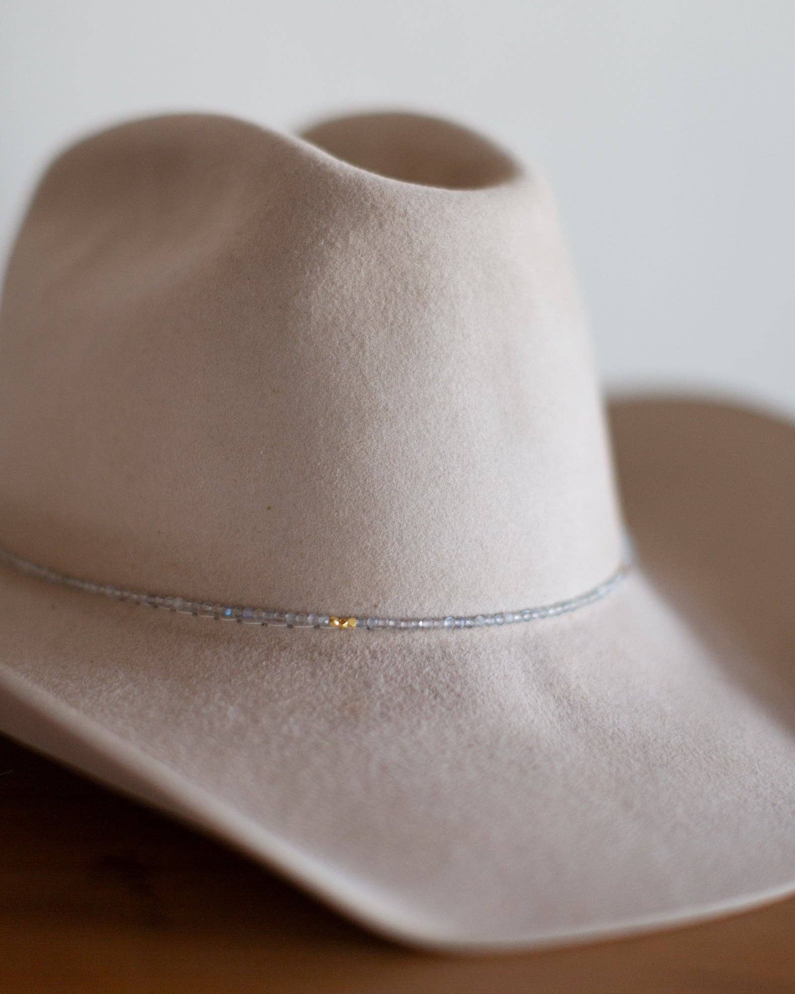 Crossbow Leather - Vente Accessoire pour chapeau – femme - BANDEAU DE CHAPEAU À PETITES PERLES1