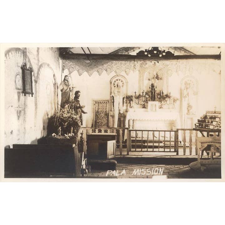 Found Image Press – Engroshandel Klistermærke – Klistermærke CA-1582 Pala Mission Interiør