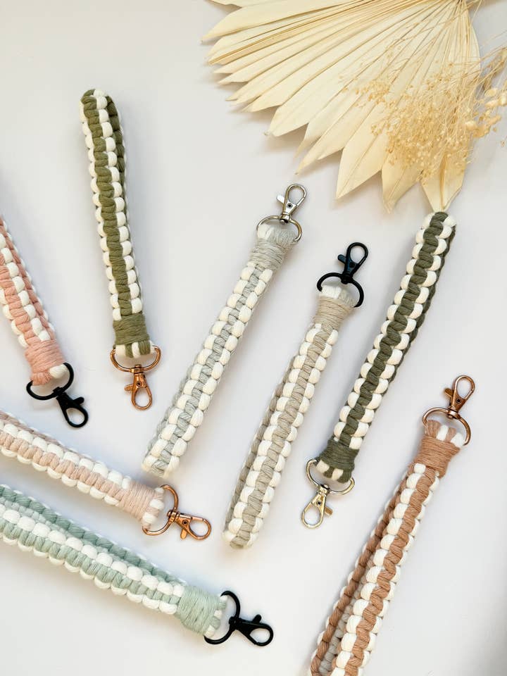 Porte-clés en macramé pour la vente par right & weft