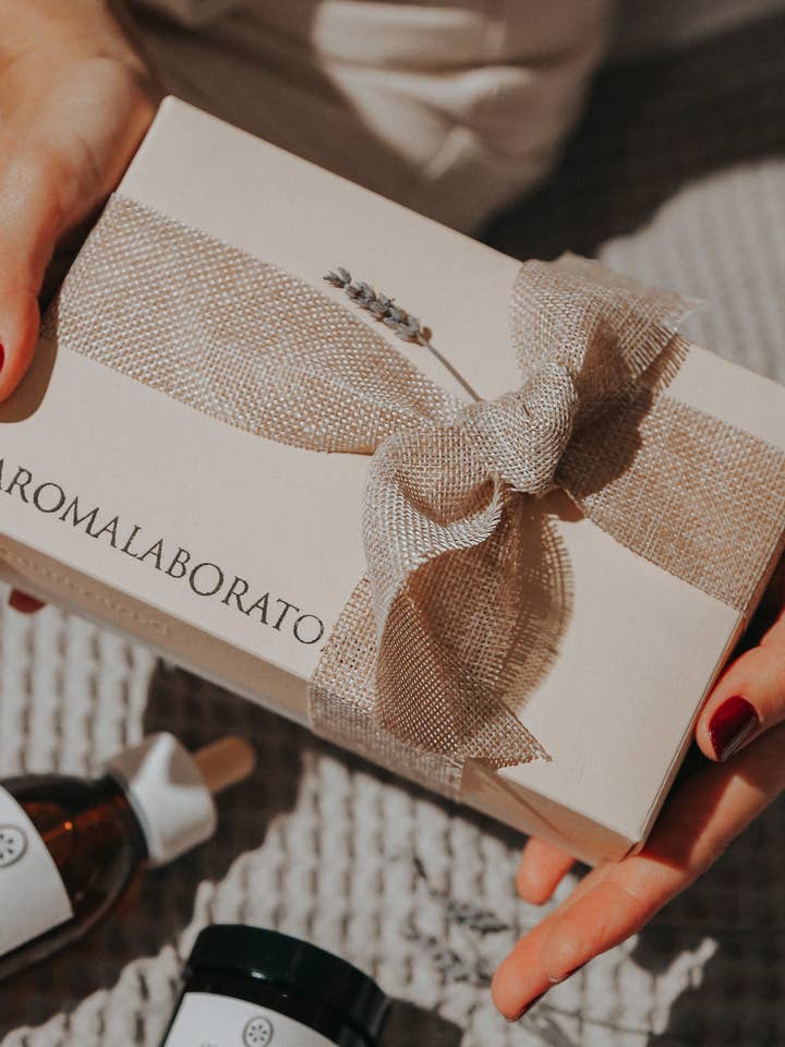 Gift Box: Bio Relaxing Body Oil + Anti-Age Balm for wholesale by AROMALABORATORY