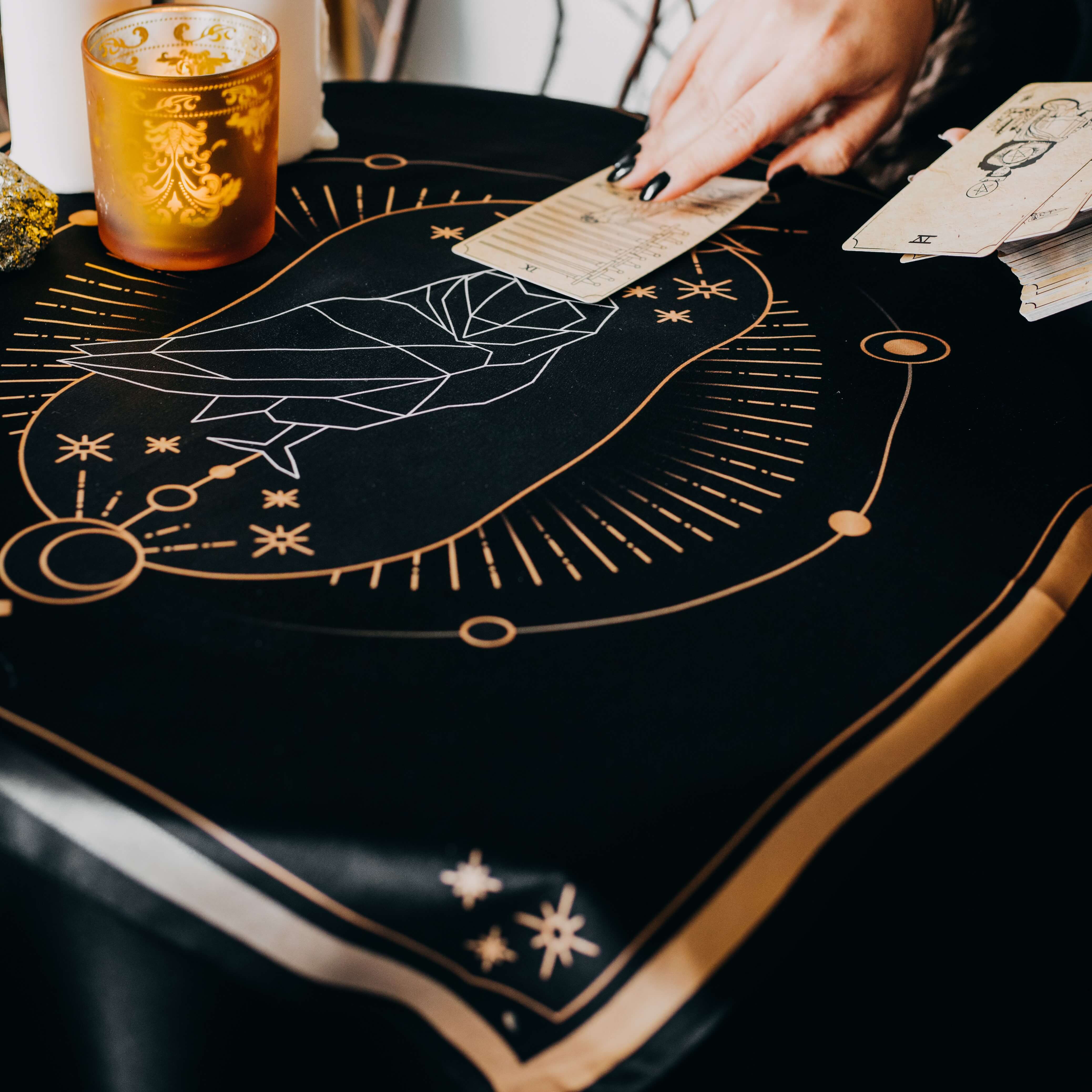 LA MUCI DESIGN - Vente Écharpe – femme - Châle en soie Hibou – Tapis mystique pour tarot et autel1