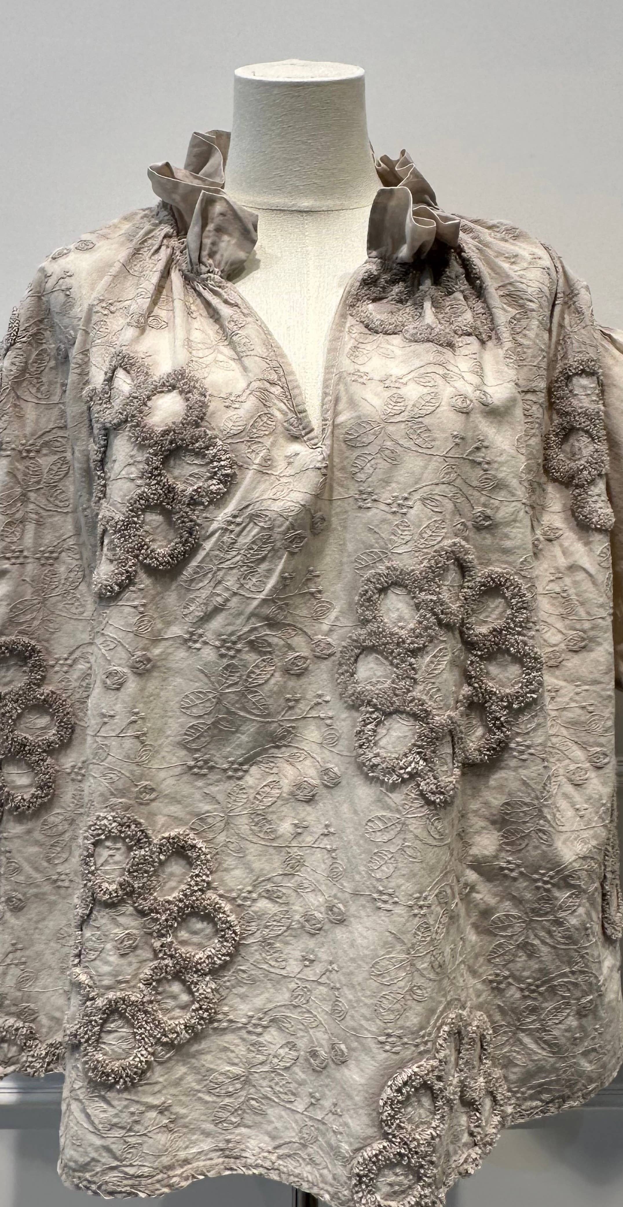 AMARIA - Wholesale Blouse - Women's - 9852 - Embroidered Blouse with Puff Sleeves and Raised Embroidery9