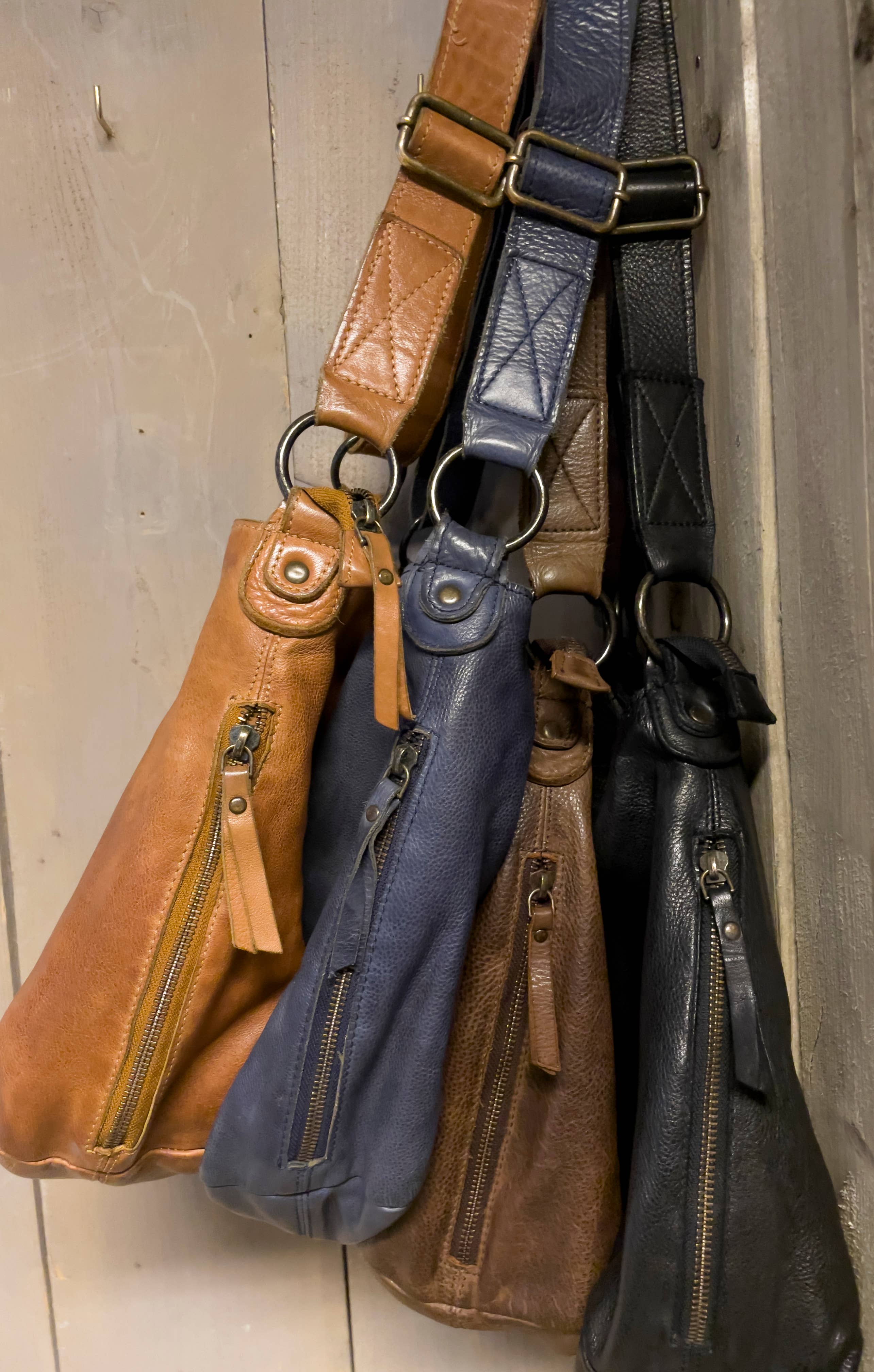 Arrigo - Wholesale Shoulder Bag - Women's - Arrigo Shoulder Bag Crossbody Bag Brown Washed Leather0