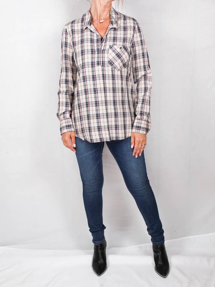 ST819U4Y4-S - Blouse à une poche à carreaux multicolores couleur sable A946 pour la vente par K & C Clothing, Inc.