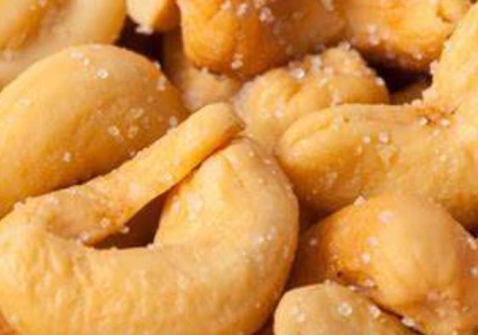 O'Shea's Candies Sweet Shop - Wholesale Nuts - Fresh Roasted Salted Cashews 🥐 1/3rd Pound Flair Top1