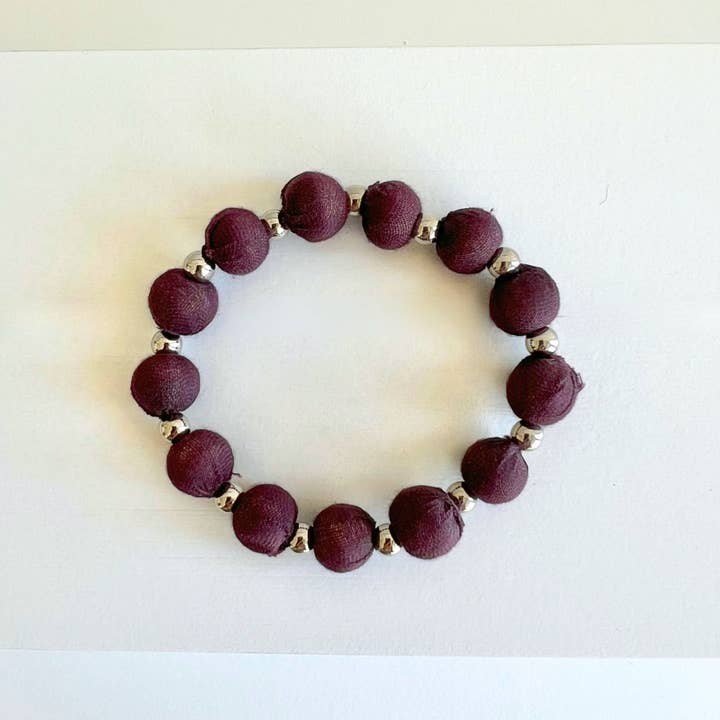 Humble Hilo – Großhandel Perlenarmband – Humble Hilo Sari Schmuck, Textilperlen- und Metallperlenarmband23