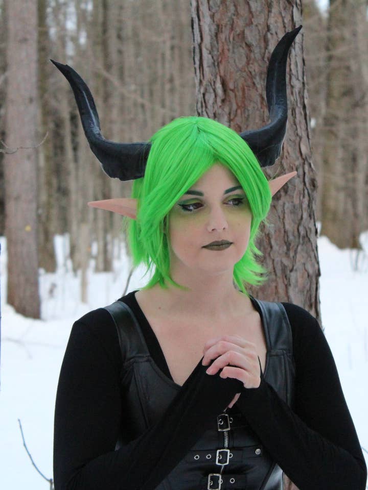 Lunghi corni di Baphomet per la vendita all'ingrosso da parte di Goblin Market Studio