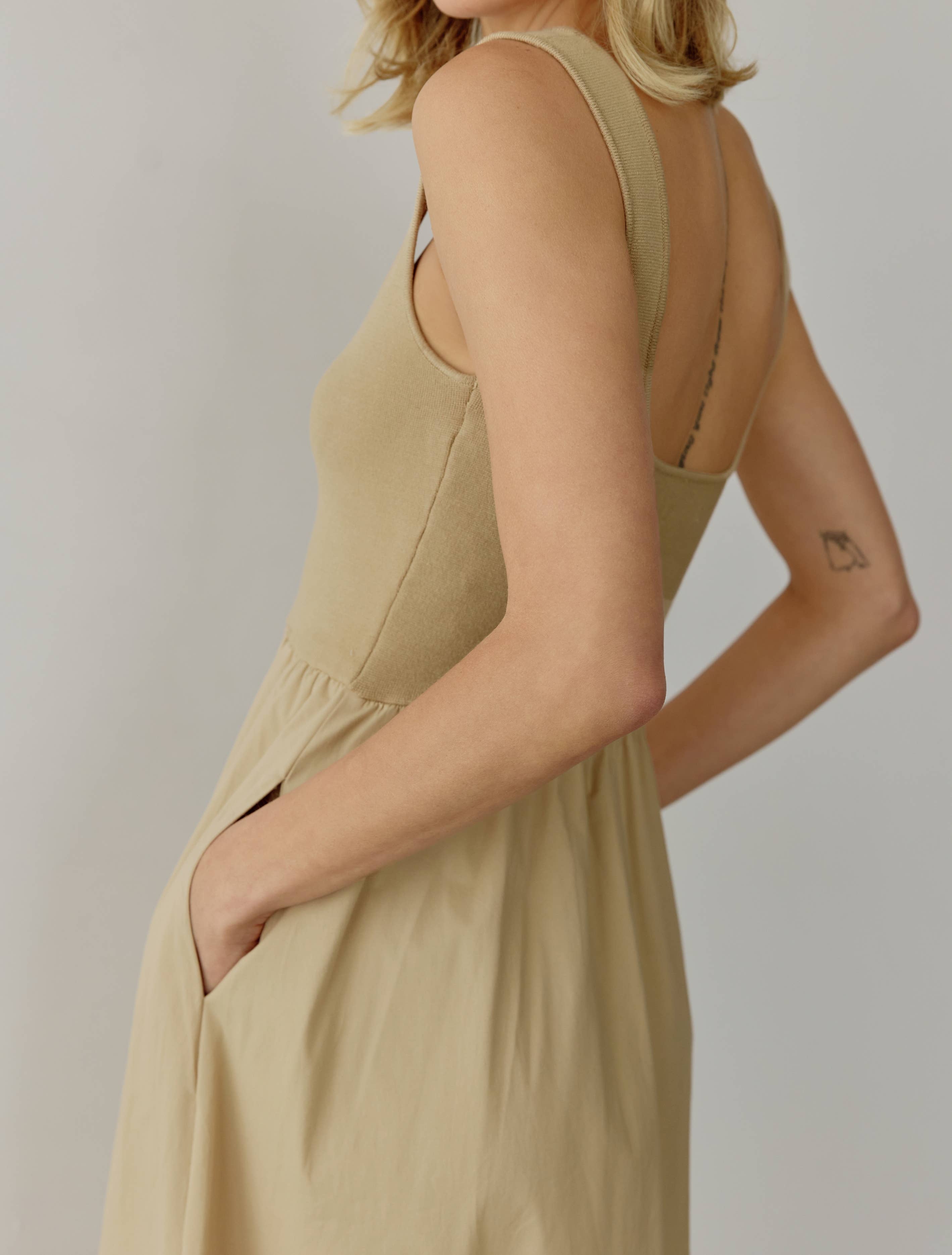 MOD REF - Vendita all'ingrosso Vestito - Donna - The Lucinda Dress | Abito lungo senza maniche con tasche11