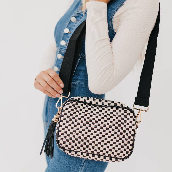Pretty Simple - Wholesale Crossbody Bag - Women's - Woven Willow Camera Crossbody Bag