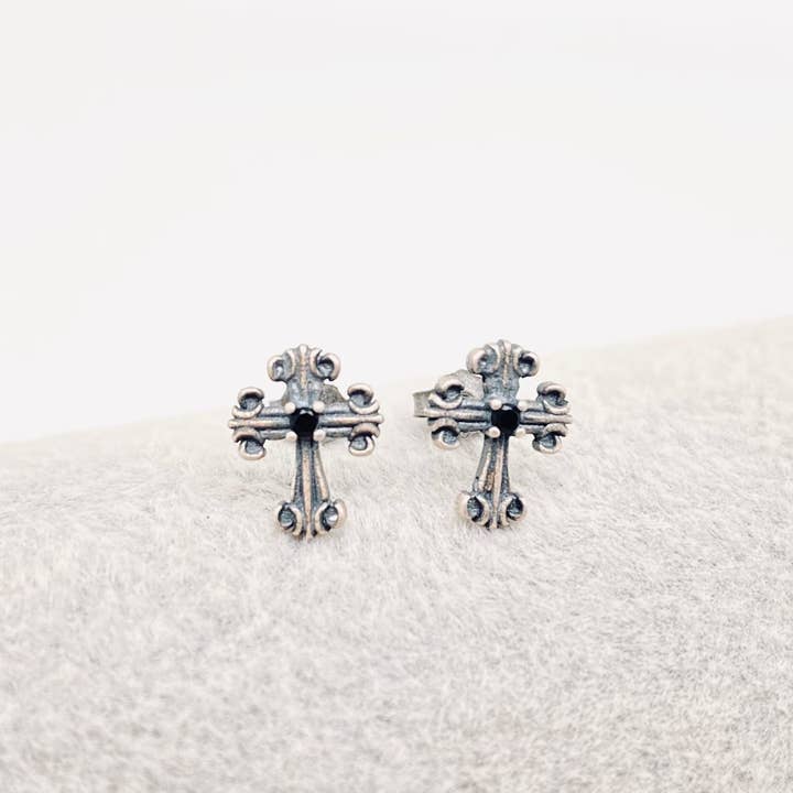 Mio Queena – Engroshandel Ørestikkere – S925 Sterling Sølv Vintage udskårne kors ørestikker - GT
