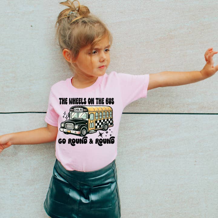 T-shirt graphique The Wheels on the Bus pour enfants pour la vente par ZZ Threadz