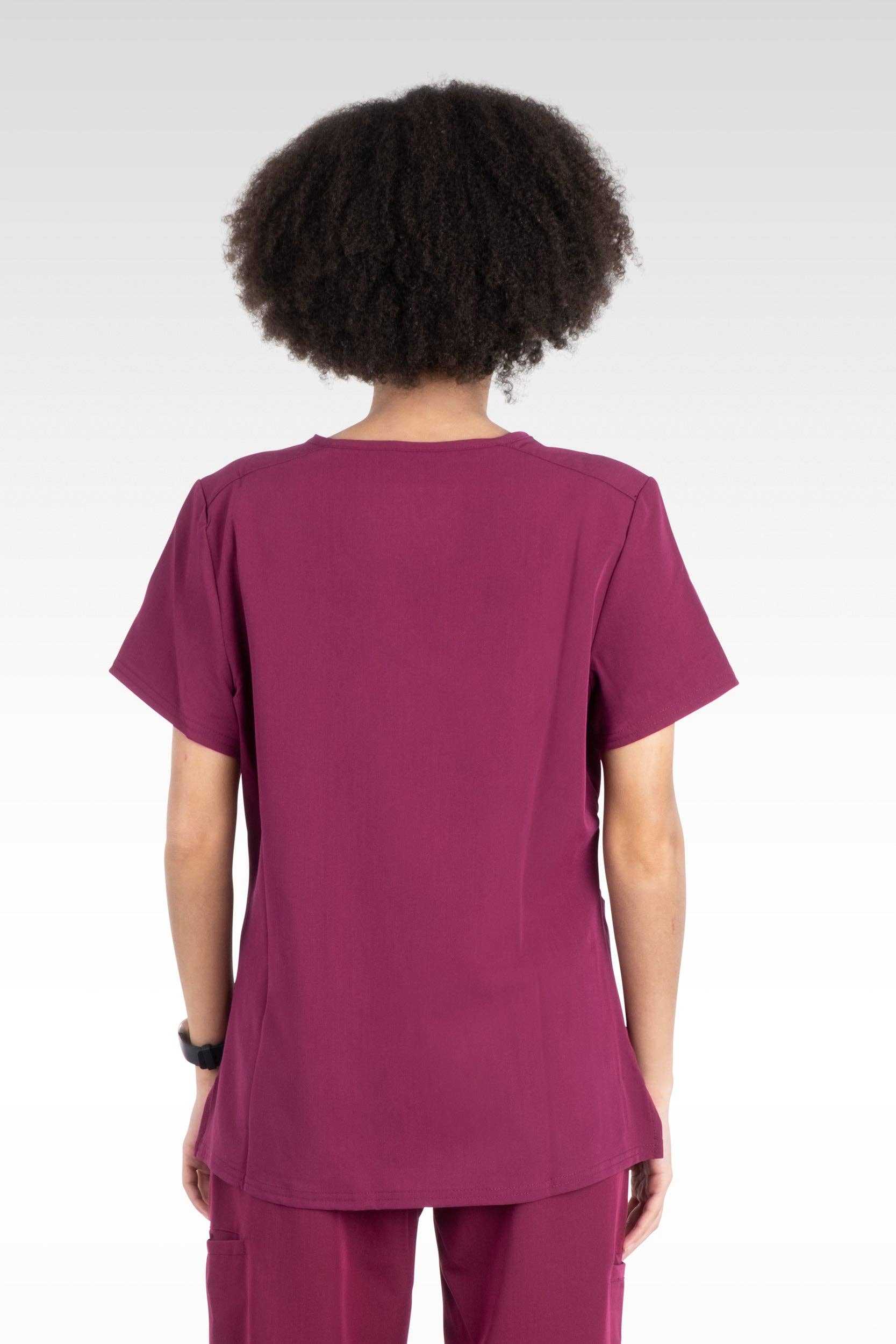 Aura Naturale - Wholesale Uniform voor gezondheidszorg - Dames - Kara Dames Ronde Hals Scrubstop met 4 Zakken (94002)32