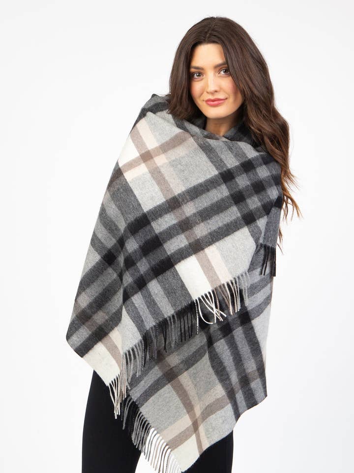 Tartan 2 Lamswollen Stola - Zwart Grijs voor wholesale door Kiltane