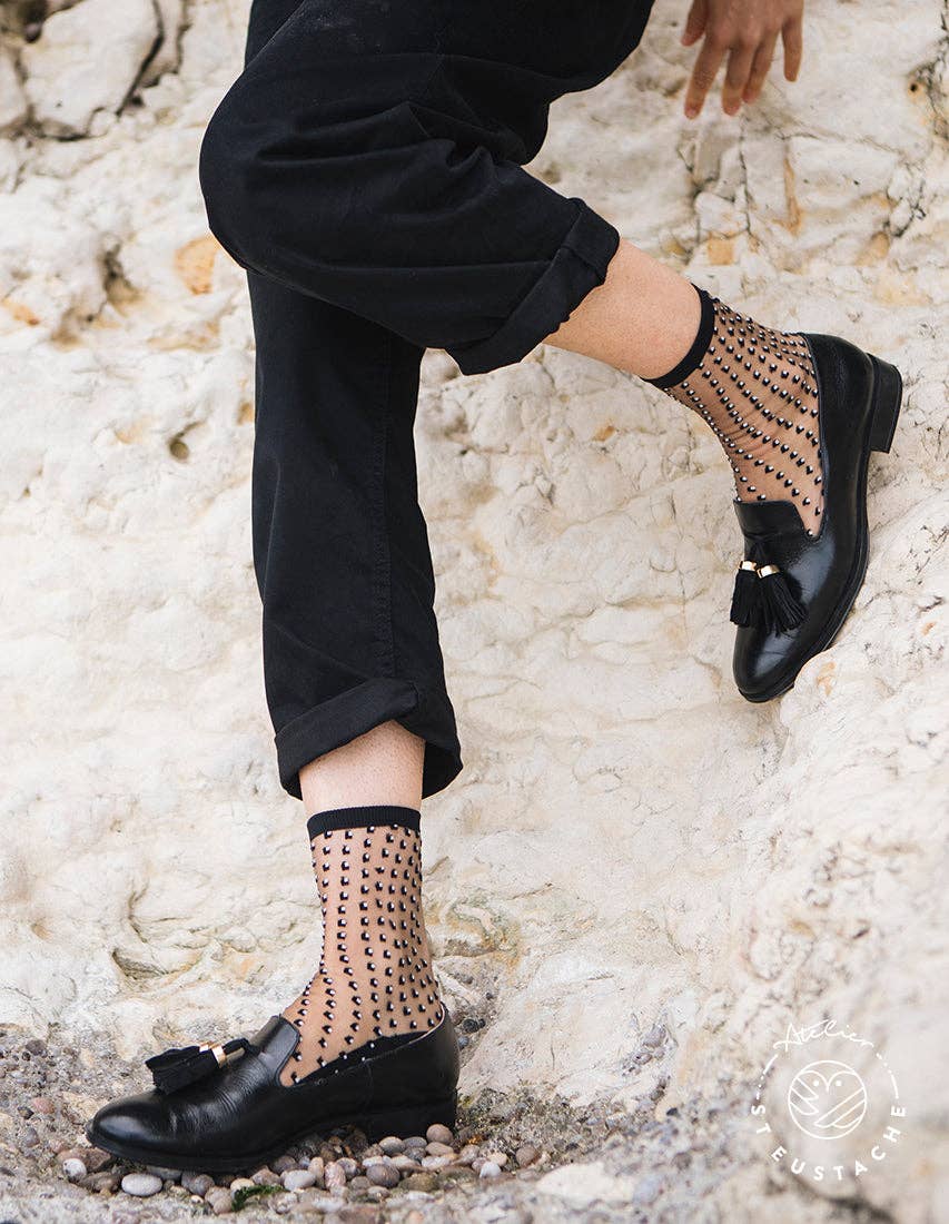 Atelier St Eustache – wholesale Strumpor - Dam – CRESCENT DUNES BLACK • Tunna strumpor med prickar4