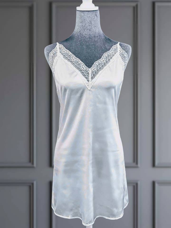 Dainty Lace - Wholesale Chemise - Women's - THE CHEMISE- white1
