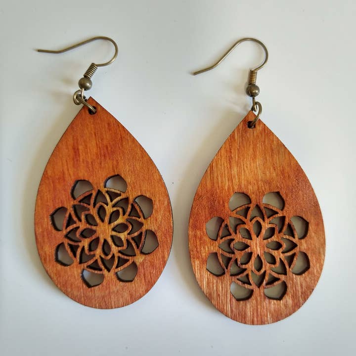 Mandala Tear Drop Træ Øreringe for engroshandel hos Visionary Designs Collaborative