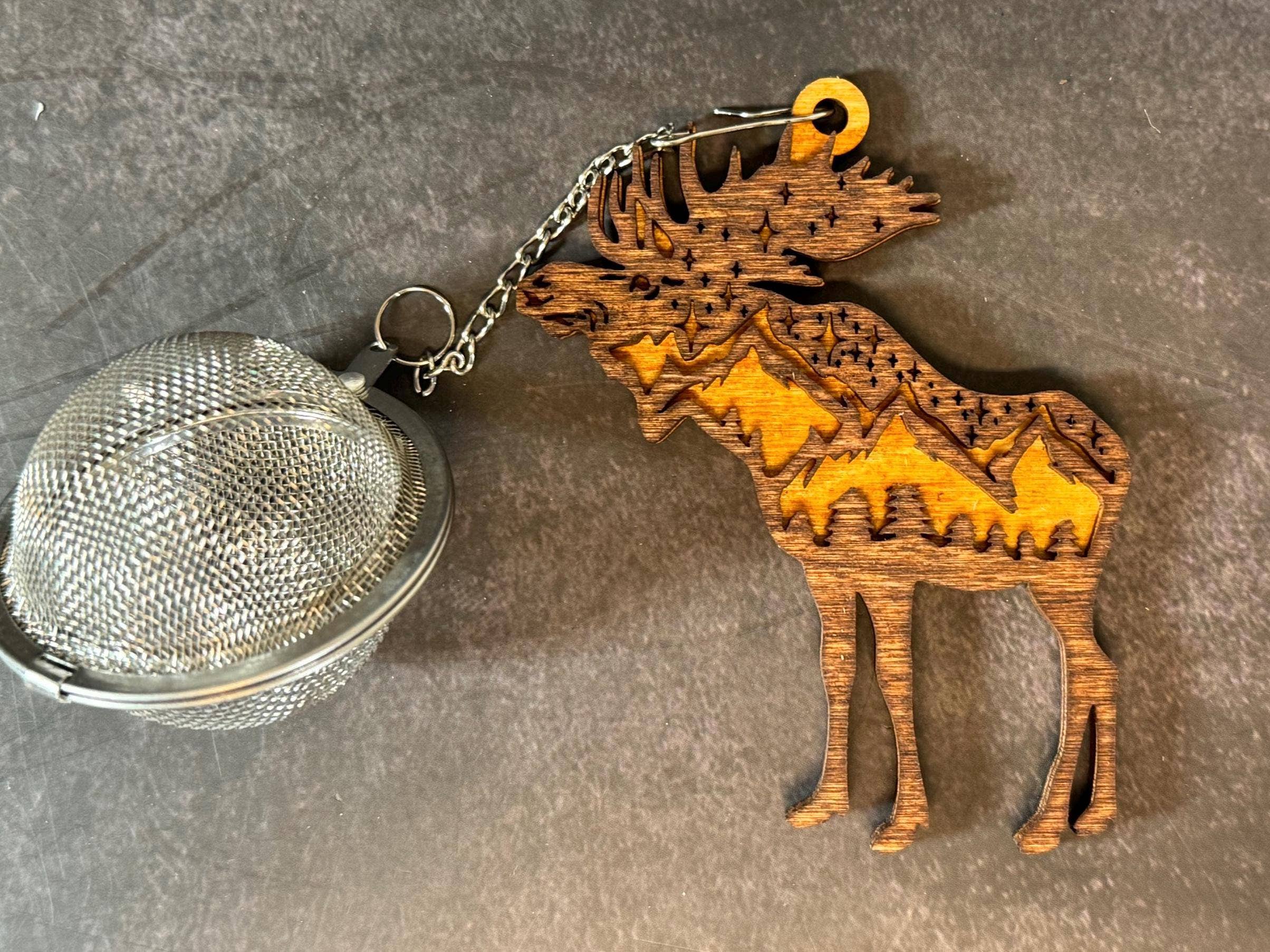 The Mas Boutique – wholesale Tea strainer/infuser – Rustic Moose Mountain Scene Tea Buddy Loose Leaf Tea Infuser2