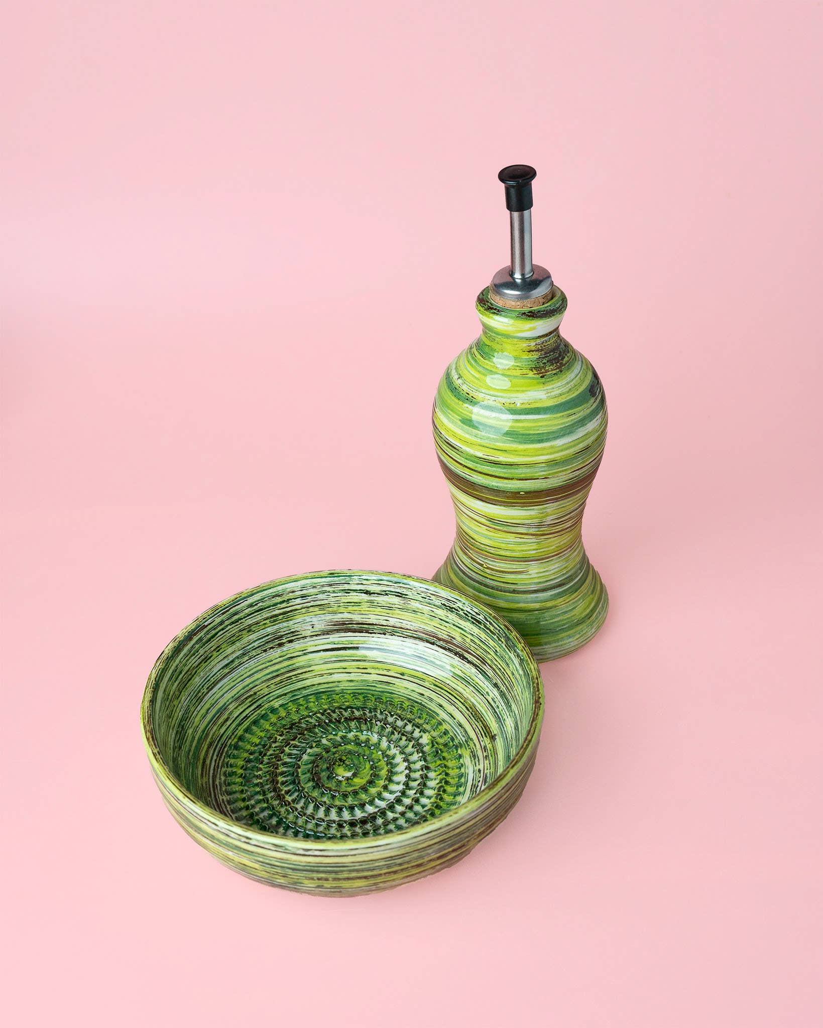 Alfar Tierra Cocida – wholesale Zester – Juego de Desayuno de Cerámica Hecho a Mano Dispensador de Aceite y Plato Rallador10