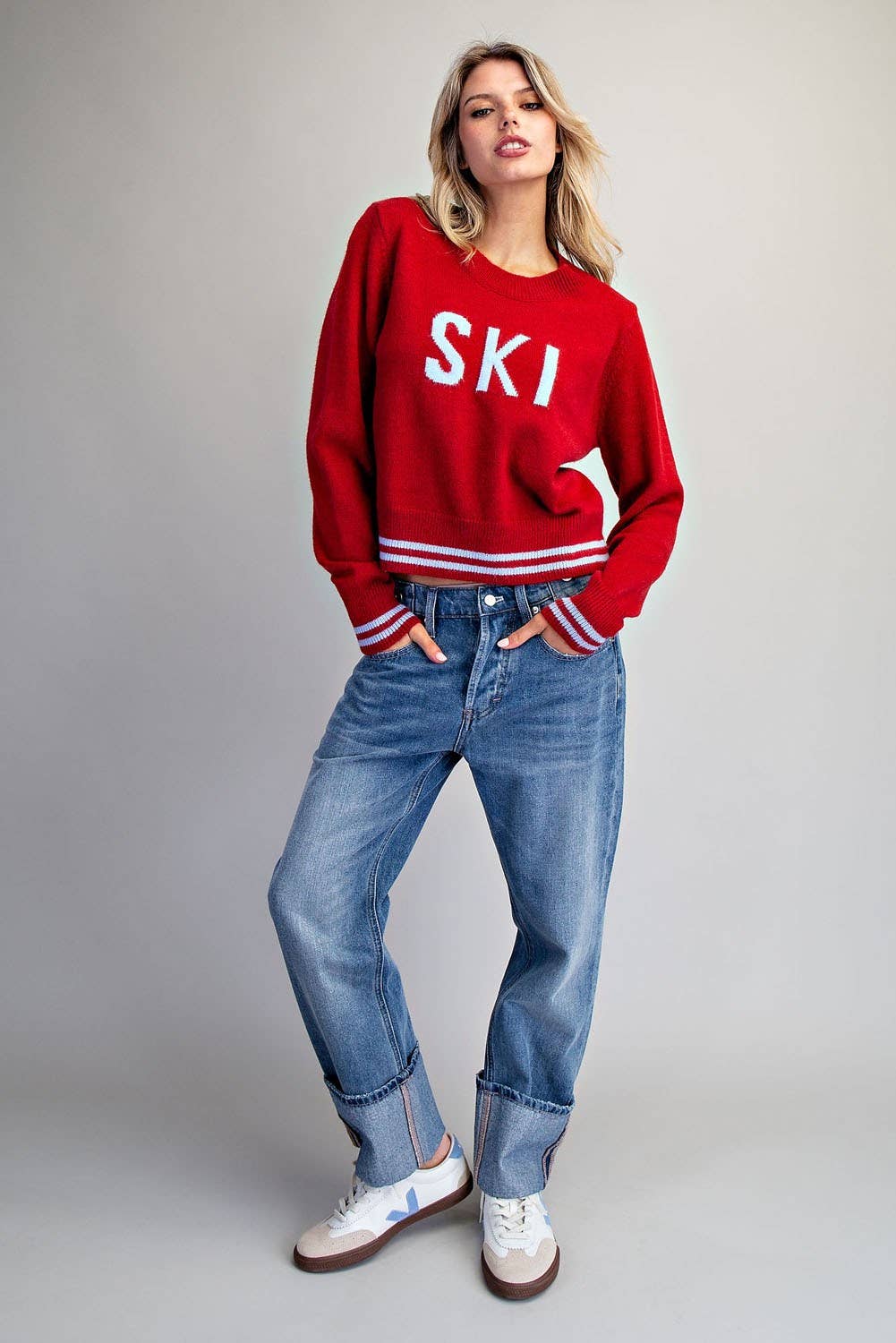 PURPUR PL9681 - PULLOVER MIT FETTEM SKI-SCHRIFTZUG UND GESTREIFTEN BÜNDCHEN für den Großhandel auf Faire9