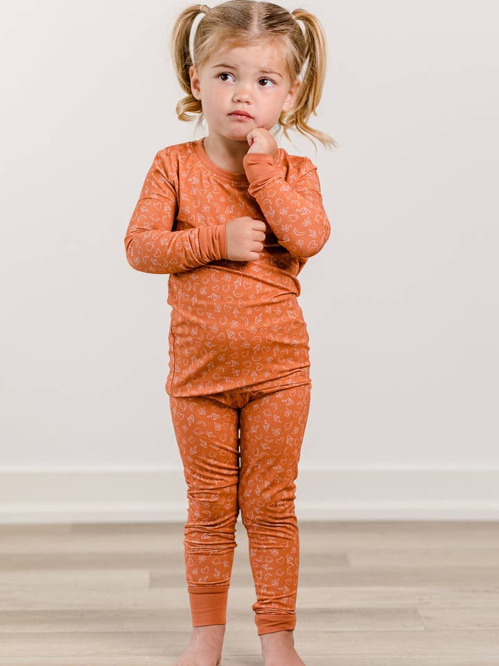 Ensemble de pyjamas 2 pièces en bambou pour enfants - Sketchy Space pour la vente par Moon Fruit Jammies