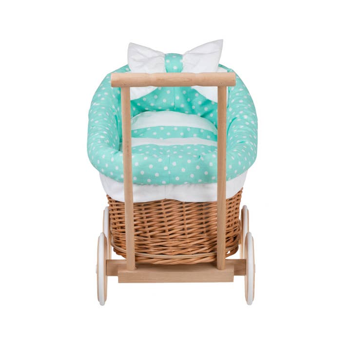 The Wicker Stories – Engroshandel Tilbehørssæt til dukke - Børn – Håndflettet dukkevogn med sengetøj, eksklusivt økologisk legetøj5