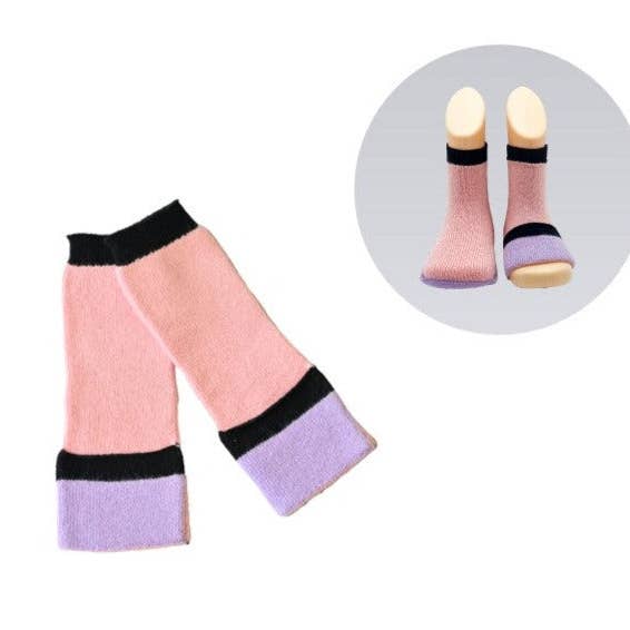 Chaussettes antidérapantes pour bébé - Pêche pour la vente par Peekaboo Socks