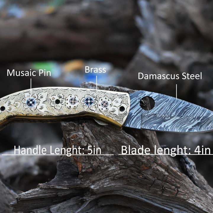 SHINY CRAFTS – Engroshandel Lommekniv/holder – Smuk Damaskus lommekniv med Damaskus håndtag og blad, foldekniv med linerlås, campingkniv, jagtkniv med premium læderkappe (FK-30)
