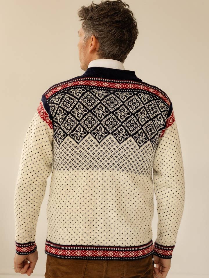 Susan Fosse AS - Wholesale Cardigan - Men's - Kvam Men's Cardigan5