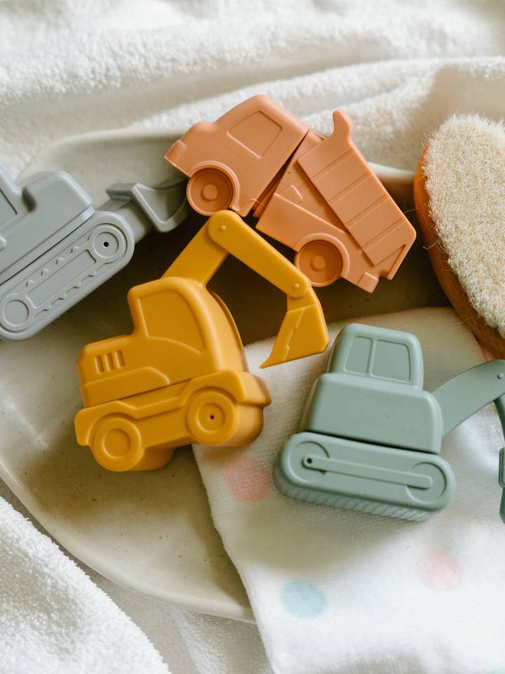 Construction Bath Toys - Primary for wholesale by Peaks & Valleys Baby
