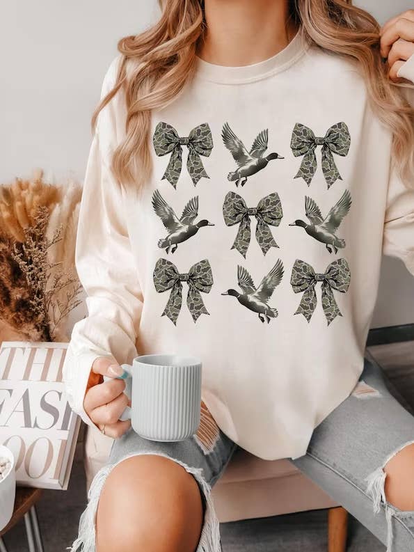 Coquette Camo Mallard Manches Longues pour la vente par Front Porch Boutique