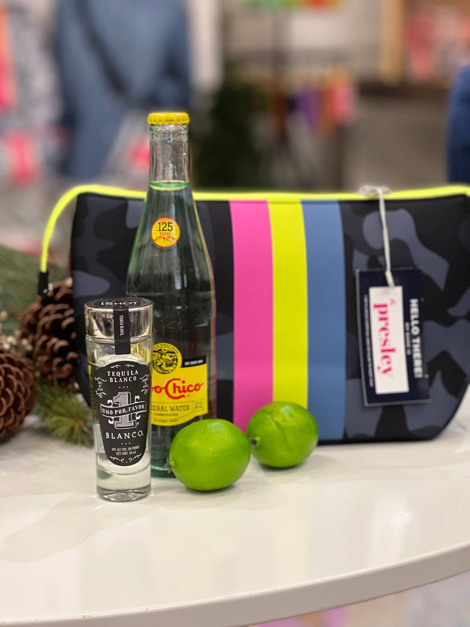 TAYLOR GRAY – bolsa de maquilhagem e cosméticos por atacado – A grande bolsa de maquiagem de neoprene Presley | shoptaylorgray4