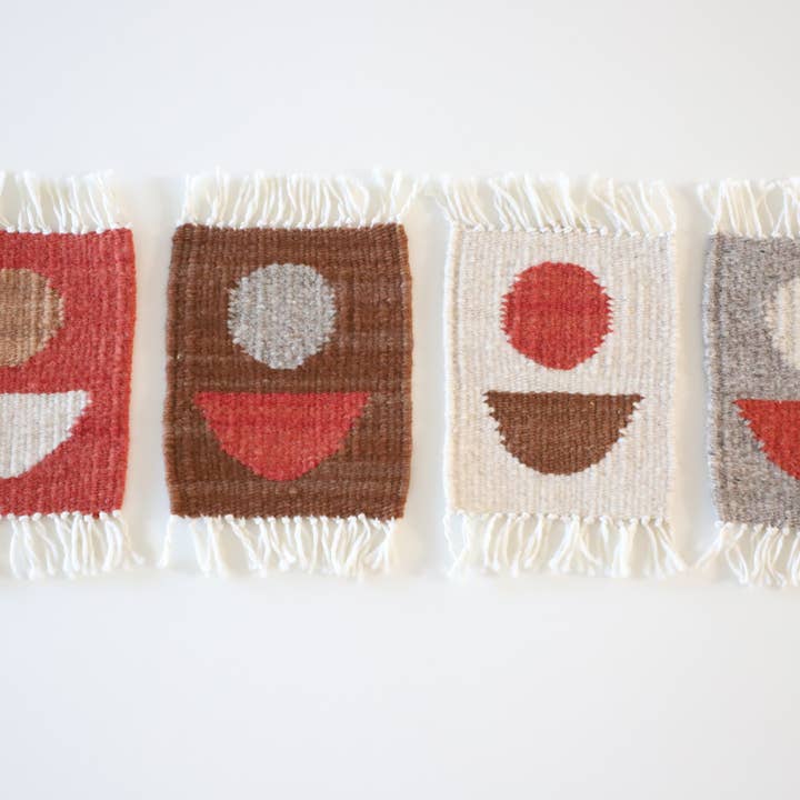 Tierra y Mano - Wholesale Onderzetters - Onderzetter van geweven wol, natuurlijk geverfd, set van 4 | LUNAS mini3