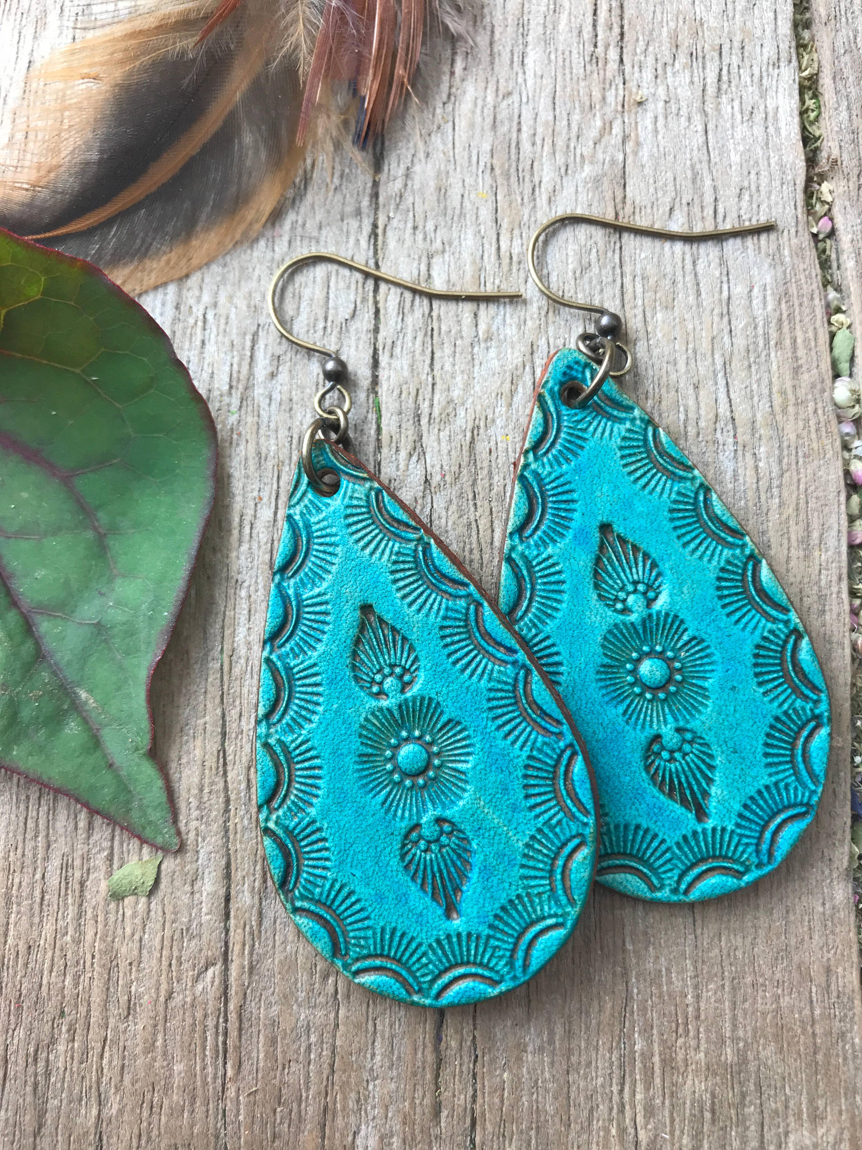 Red Pony Leather Goods – Brincos de argola por atacado – Brincos em Pele Floral Ocidental Tooled à mão2