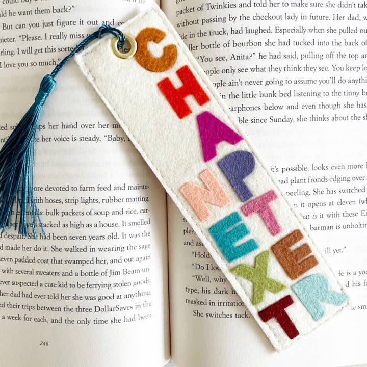 Marque-page en feutre pour le prochain chapitre pour la vente par Milo & Mollie