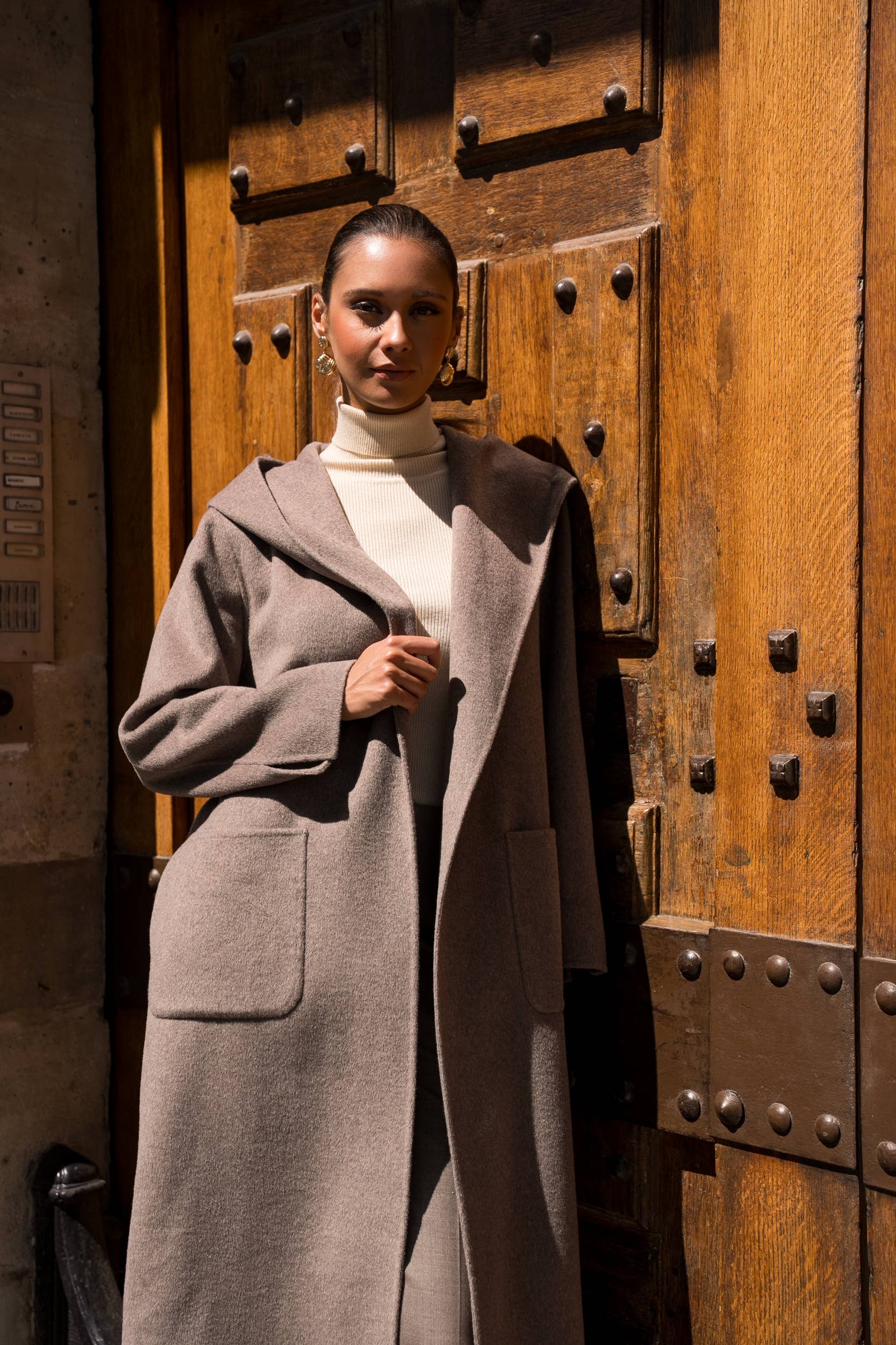 Attentif Paris - Wholesale Coat - Women's - Hand-sewn long wool coat with large hood and belt7