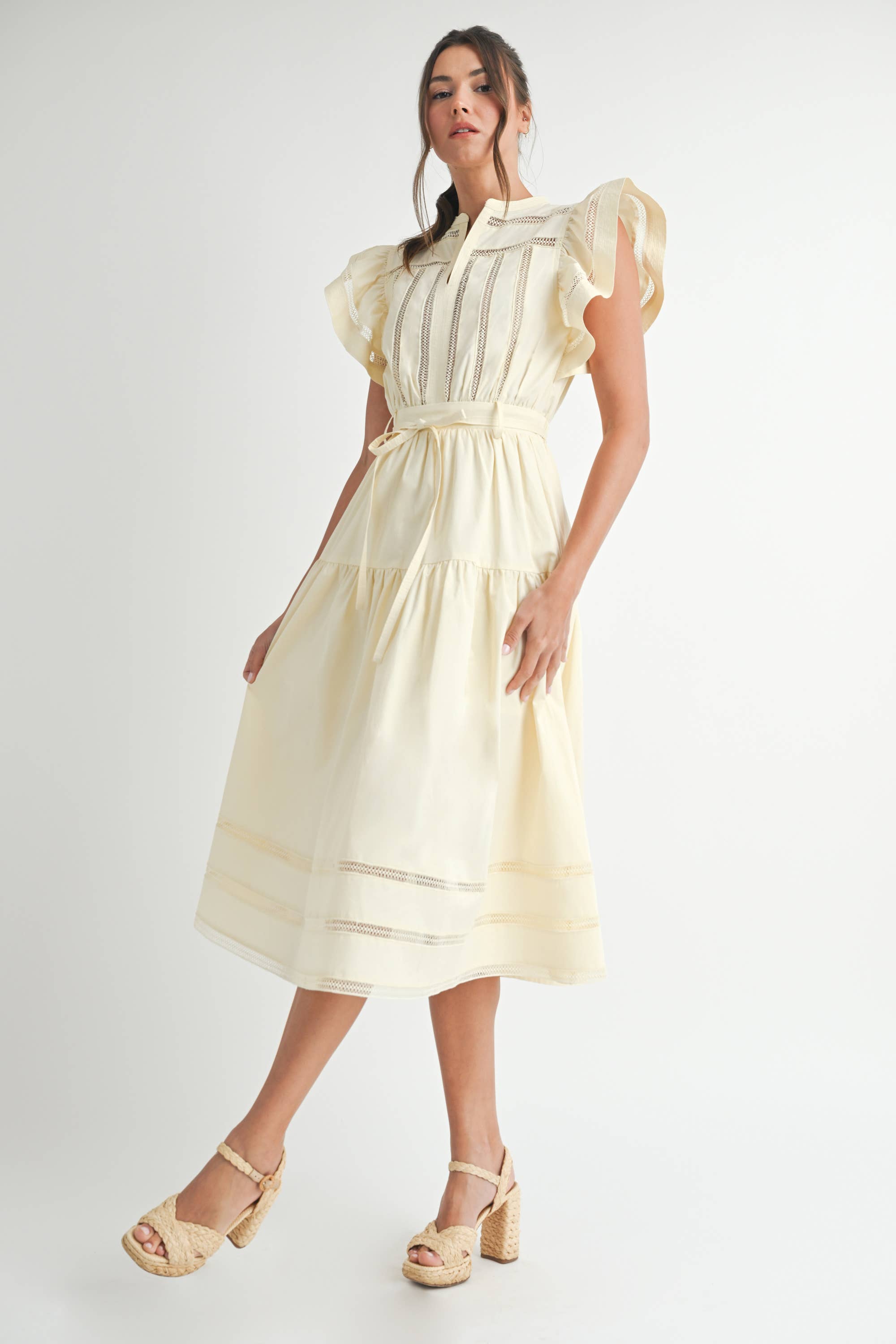 Creme Vestido Midi com Mangas Curtas e Camadas para venda a revendedores na Faire7