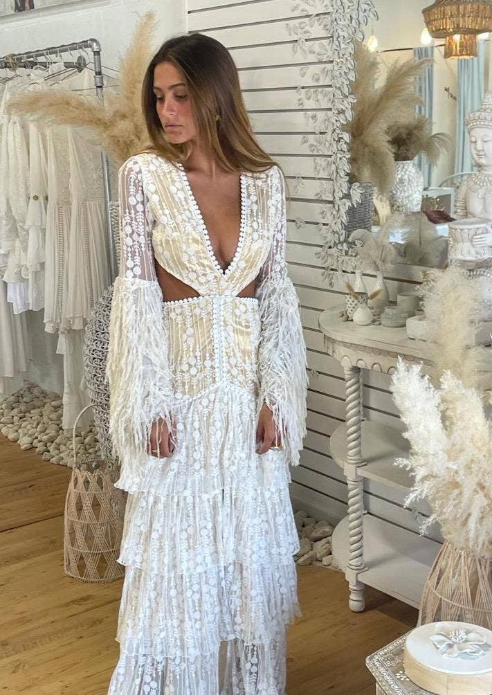 Genavieve The Label – wholesale Klänning - Dam – Golden Swan spetsklänning – formell, bröllop, bal, hemkomst0