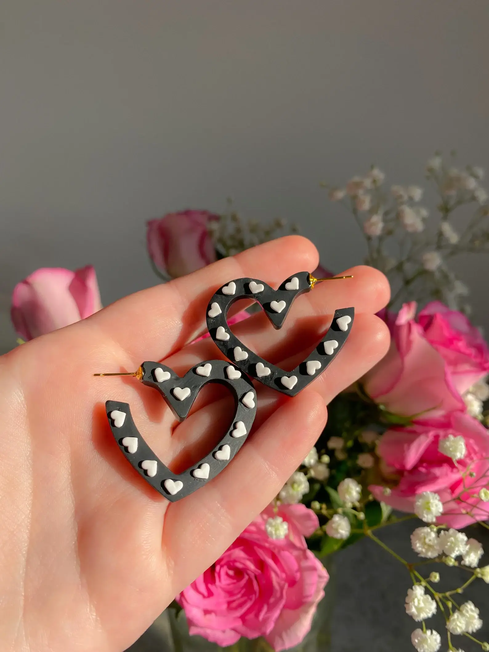 Peaches Phase – wholesale Hängande örhängen – Hjärtformade Hoops, Clay Hoops, Alla hjärtans dag lera örhängen3