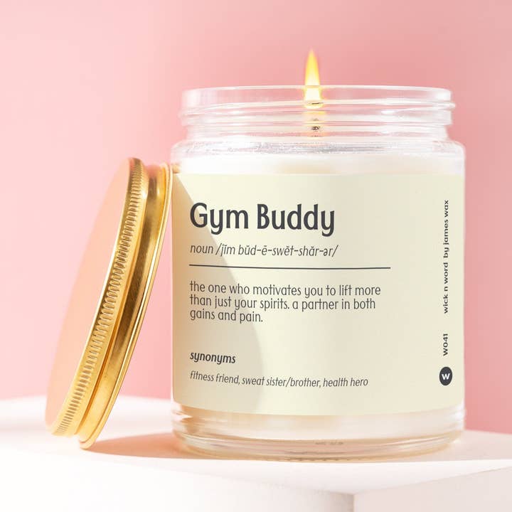 Cadeau personnalisé Gym Buddy Definition, bougie cadeau pour ami de gym, meilleur ami de gym, cadeau surprise amusant, cadeau de vacances W041 pour la vente par Wick n Word